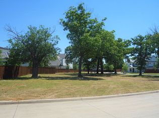 148 Summersby Ln, Fort Worth, TX 76114