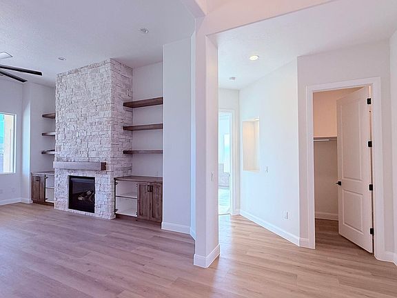5th image of 442 W Rosina Cir
