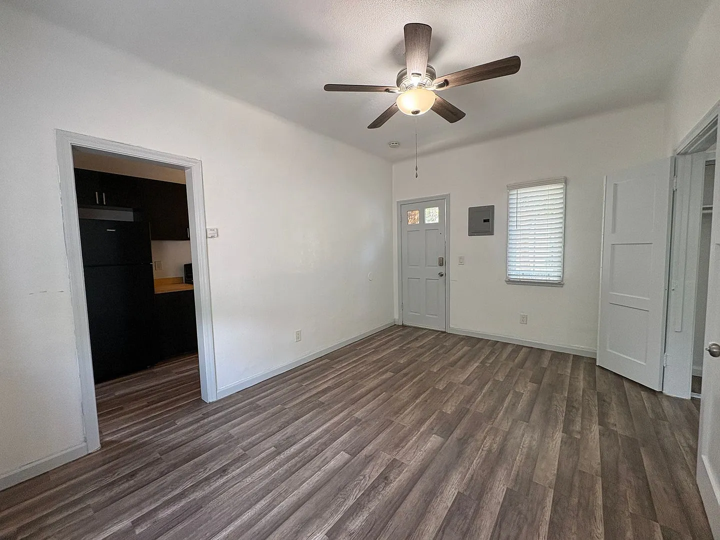 1000 Redondo Ave Apartments, Long Beach CA — Photo 4