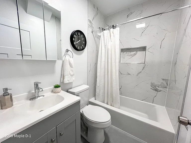 2201-07 Maple Ave — Photo 8