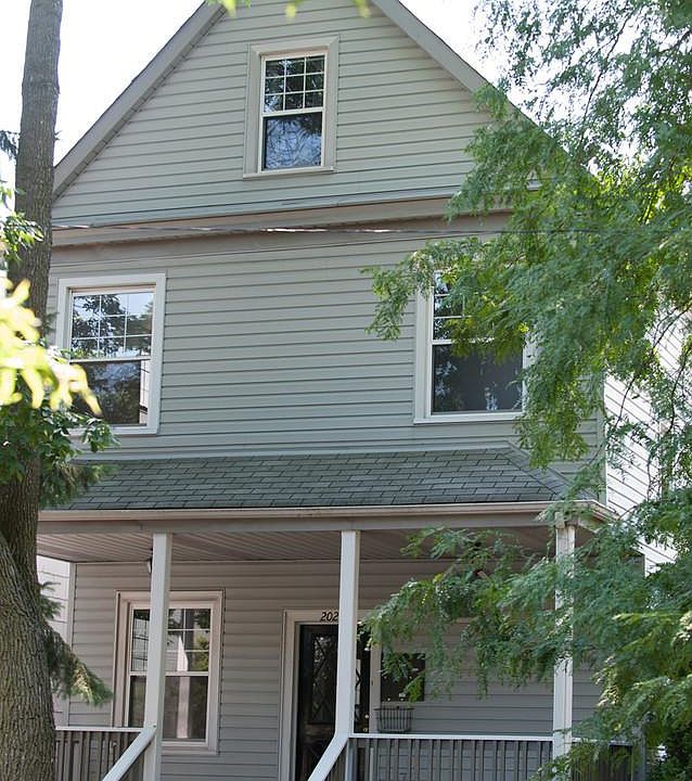 1st image of 2027 W Berteau Ave #2