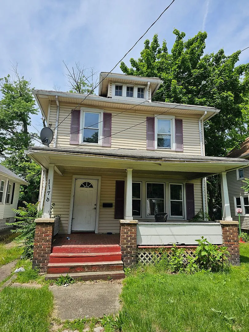 Fabulous Home For rent on Pondview- 3 bedrooms! — Photo 1