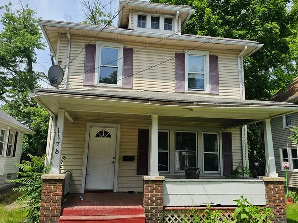 1178 Pondview Ave, Akron, OH 44305