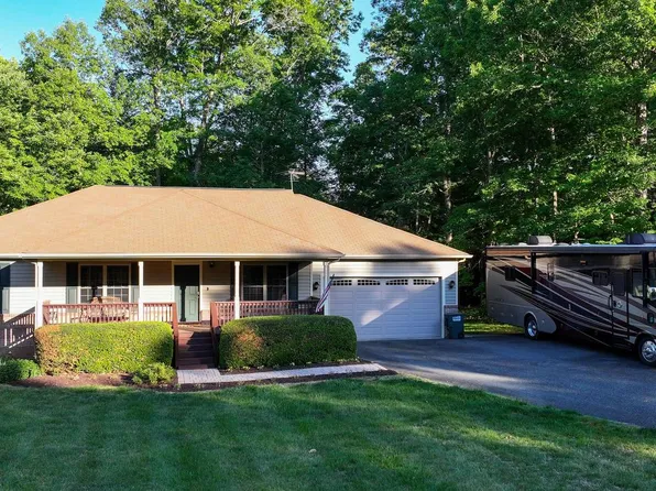 418 Windwood Coves Blvd, Mineral, VA 23117