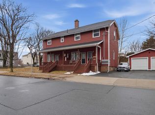 2732 Gladstone St, Halifax, NS B3K 4W5