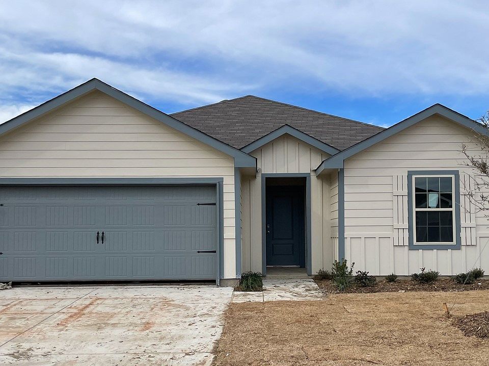1st image of 308 Boxwood Dr