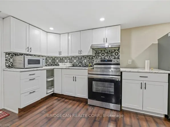 38 Lake Ave N #1, Hamilton, ON L8E 1L3