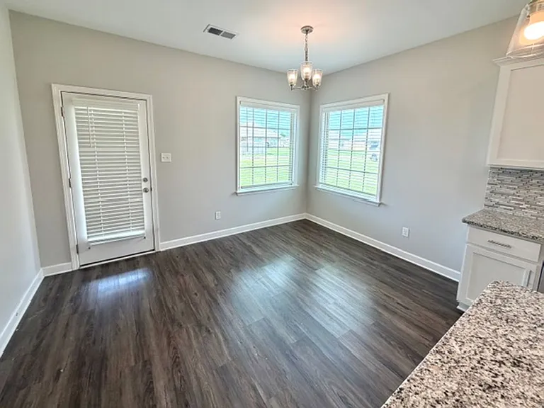 370 Azalea Dr — Photo 6