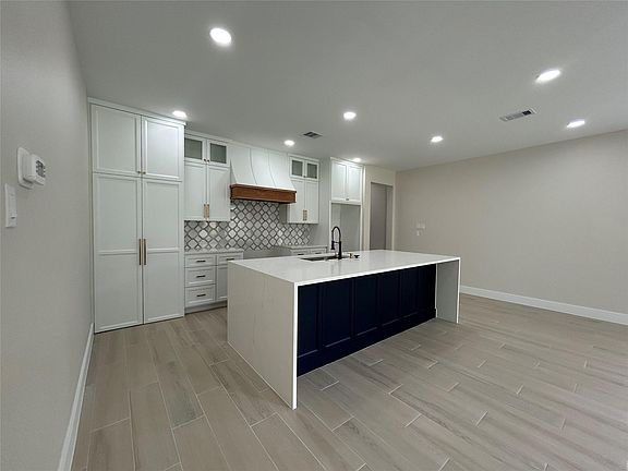 2nd image of 6735 Utah St