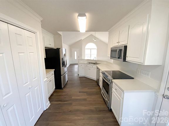 2nd image of 3662 Farm Lake Dr SW