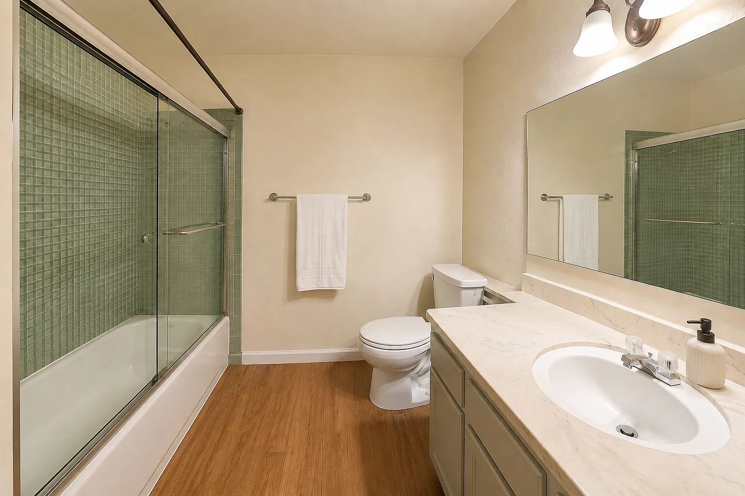 2 bed, 1.5 bath, 972 sqft, $2,100 — Photo 2