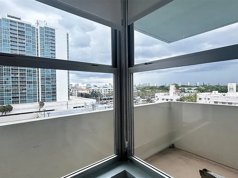 2899 Collins Ave #724 — Photo 16