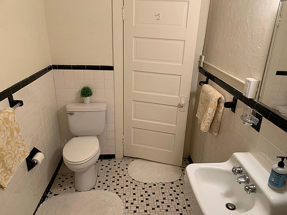 3rd image of 1233 Westover Ave #A2