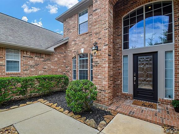 5th image of 9802 Saxon Glen Ln