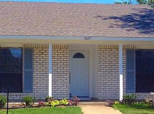 1827 Tree Line Dr, Carrollton, TX 75007