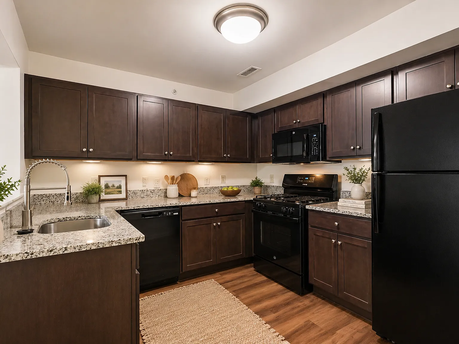 The Apartments at Olde Towne — Photo 4