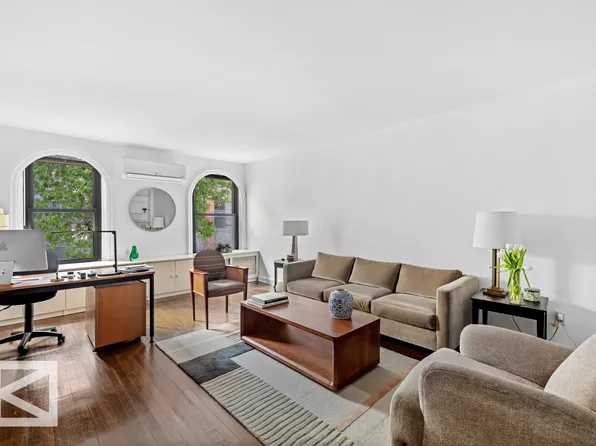 33 East 22nd Street 5D image 2 of 11