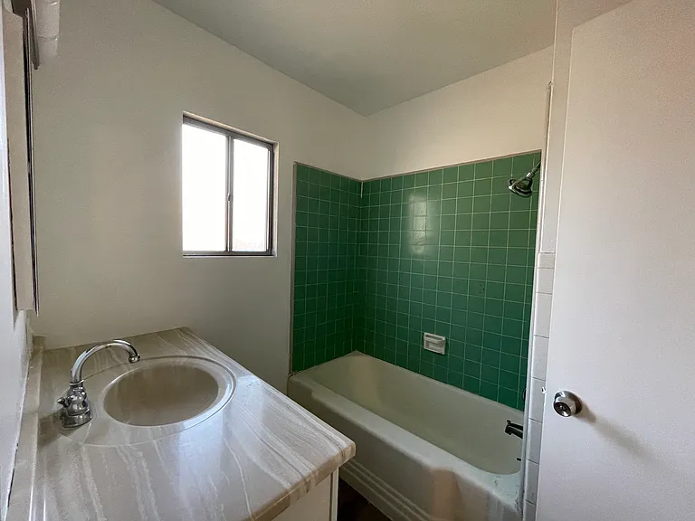 212 N Pasadena Ave #212 — Photo 10