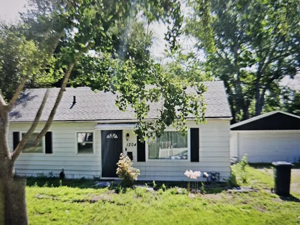 1204 S Lynn St, Urbana, IL 61801