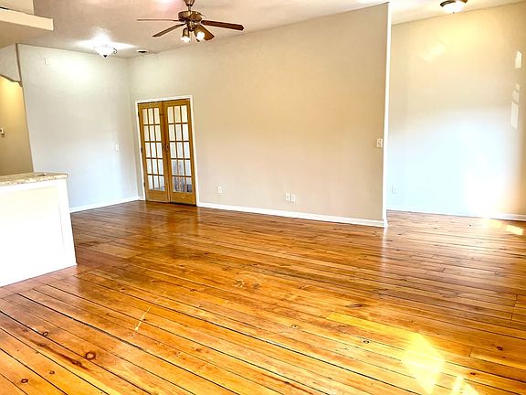 2nd image of 1221 Caledonia St #1