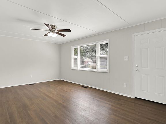 5th image of 451 Mineral Rd