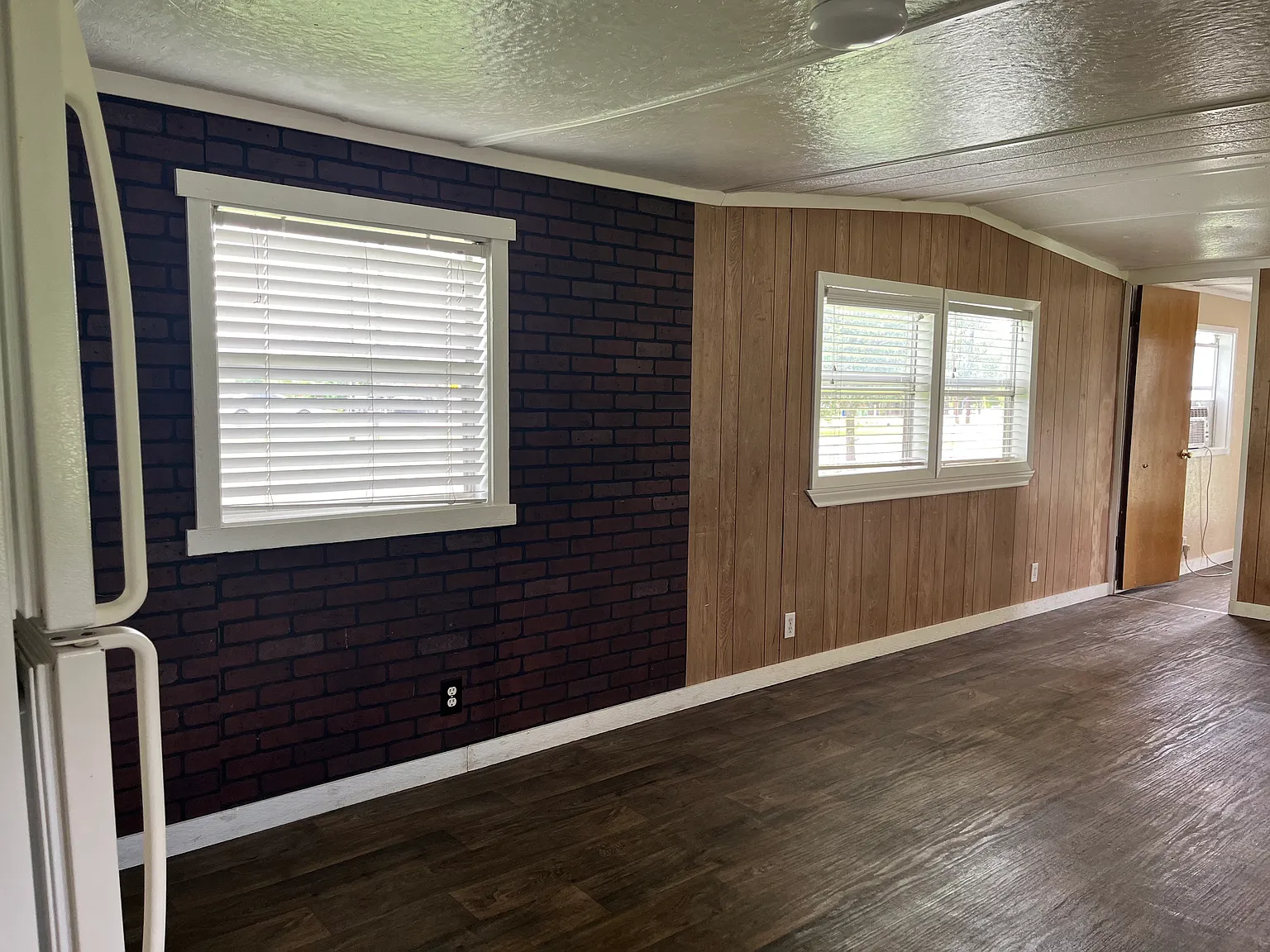 3 bed, $1,300 — Photo 4