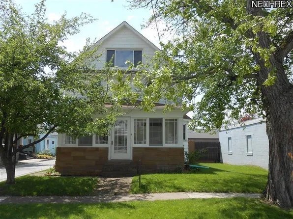 210 6th St, Fairport Harbor, OH 44077