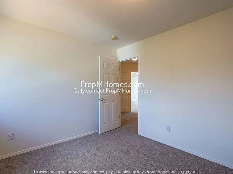 7561 SW Thornton Dr — Photo 19