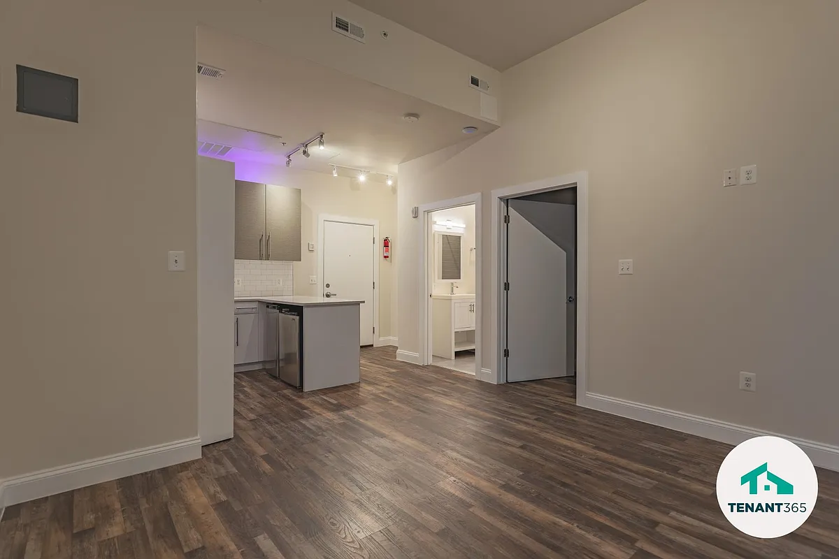 Photo 2 of 21 - 8 E Fayette St #403 - Baltimore, MD Building Photo - 8 E Fayette St #403