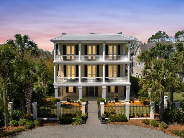 2307 Pelican St, Saint Simons Island, GA 31522