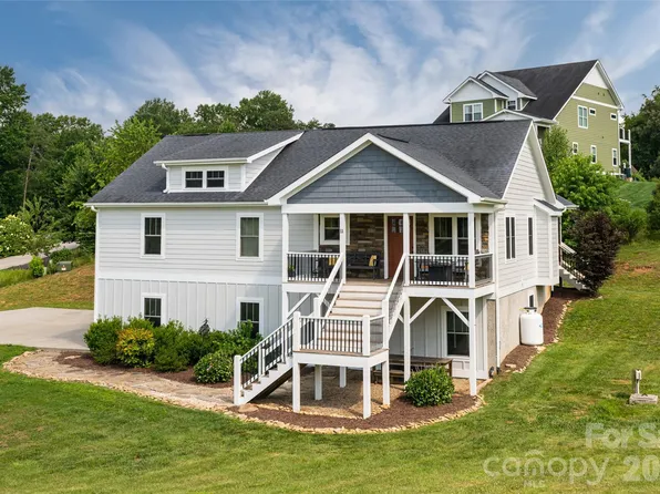 11 Ibbie Roberts Dr, Alexander, NC 28701
