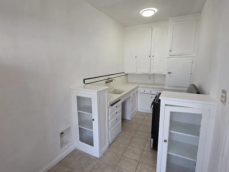 5723 Huntington Dr N #14 — Photo 3