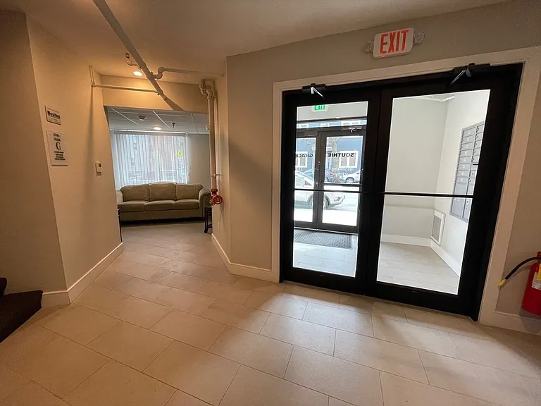 33 Ward St #10 — Photo 10