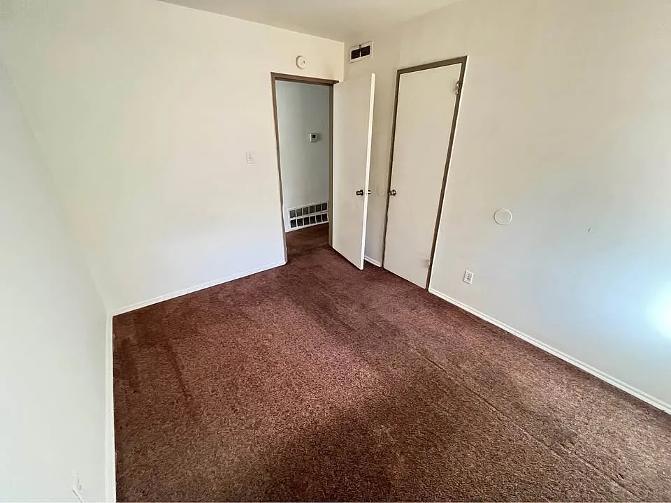 1405 Wyman St - 0 — Photo 3