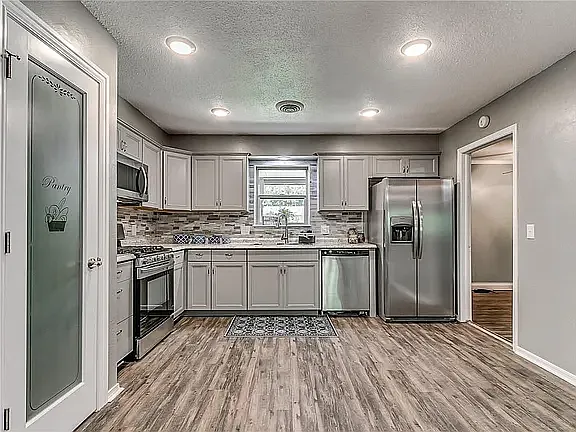 4 bed, 1729 sqft, $1,600 — Photo 4
