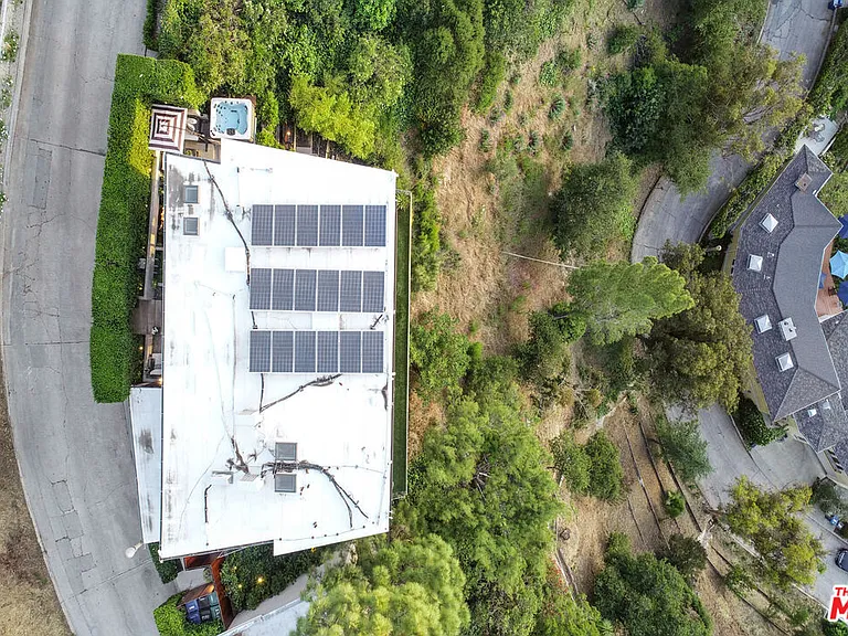 9416 Beverly Crest Dr — Photo 59