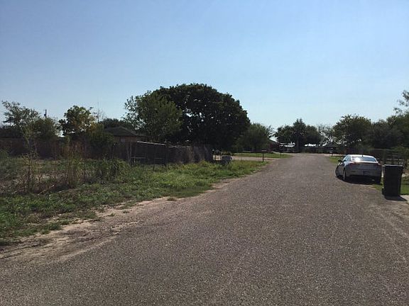 4th image of 1831 La Plaza Cir