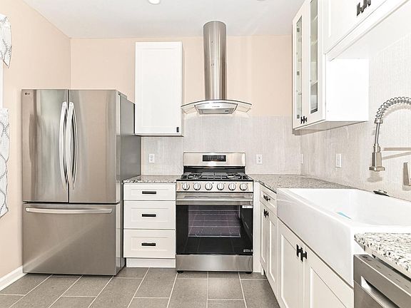 2nd image of 1212 Highland AVENUE
