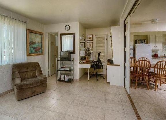 5th image of 1017 N Holly Ave