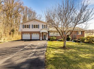 5401 Woodlyn Ct, Frederick, MD 21703