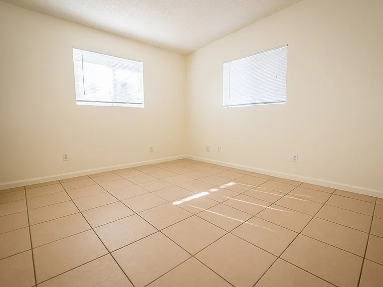 4937 E De Medici Dr — Photo 12