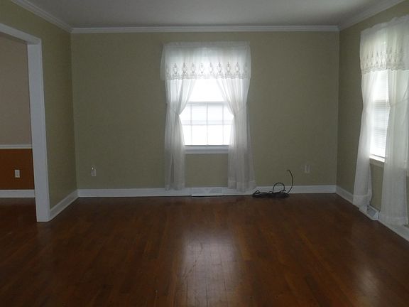 3rd image of 1523 Willow St