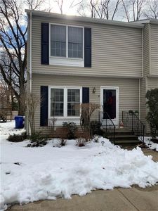 31 Riverwoods Ct, Rumford, RI, 02916