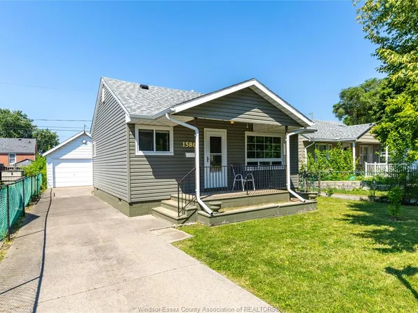 1586 Prince Rd, Windsor, ON N9C 3B3