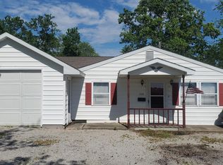 306 Wrightsman St, Virden, IL 62690