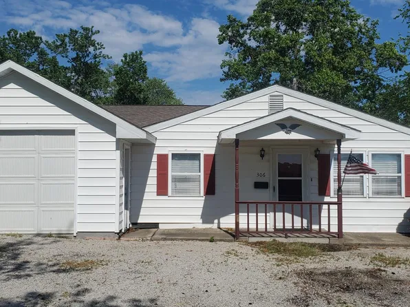 306 Wrightsman St, Virden, IL 62690