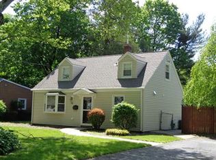 72 Village Rd, Pompton Plains, NJ 07444