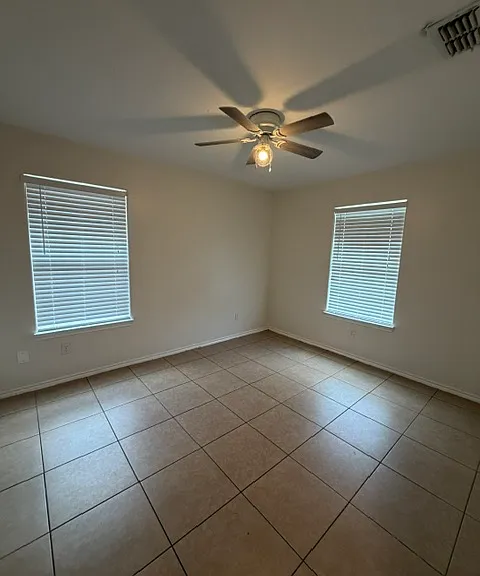 307 W Reid Dr — Photo 3
