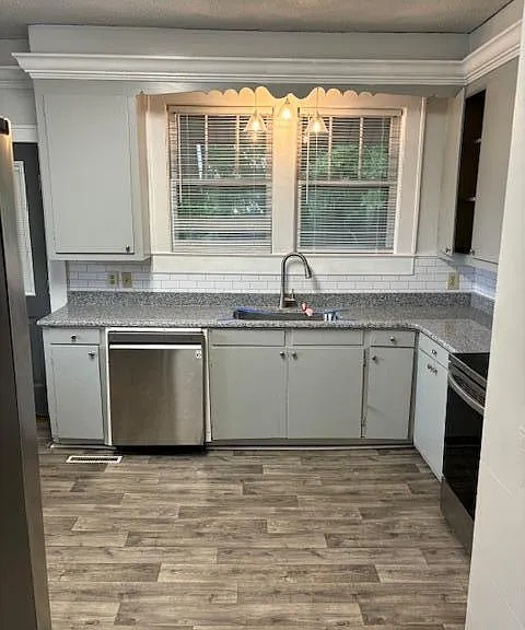 39 Chestnut St — Photo 11