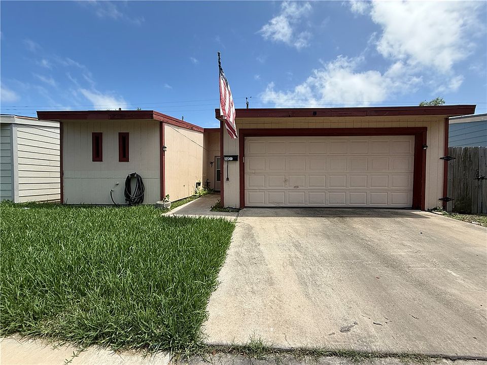 1st image of 32 S Commonsway Dr